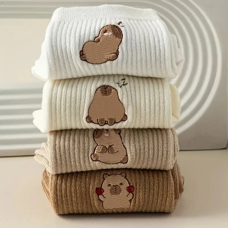 paires de chaussettes capybara brodées